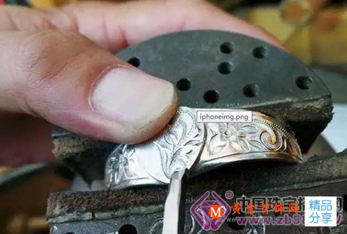 
	從銀料到手鐲的制作過程
