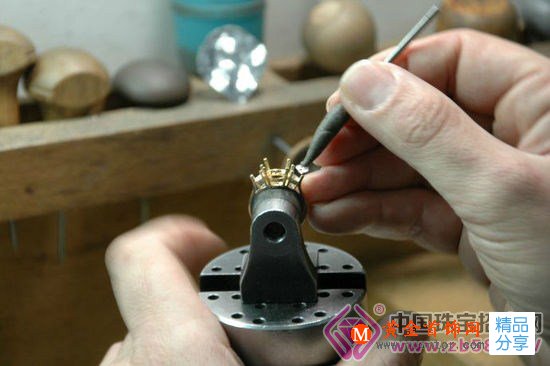 
	時尚人士必讀 揭秘3D打印珠寶制作過程
