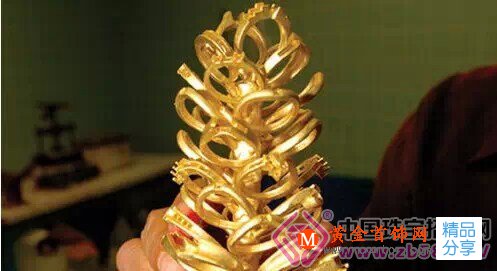
	一枚鉆戒的手工制作全過程！（視頻）
