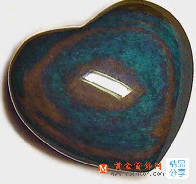 
	如何鑒別彩虹眼黑曜石
