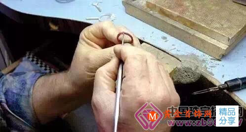 
	一枚結婚鉆戒的制作全過程
