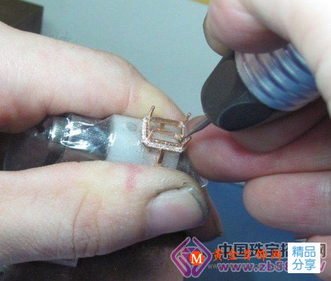 
	珠寶鑲嵌加工流程
