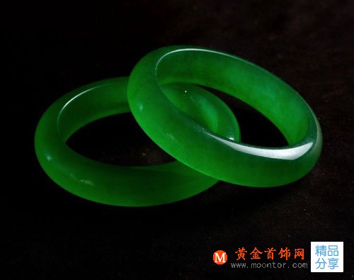 
	祖母綠手鐲價格
