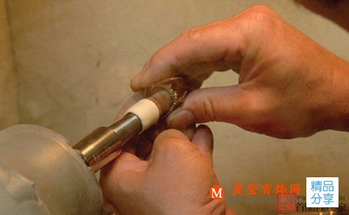 
	鉆戒從設計到成品的整個過程「圖」
