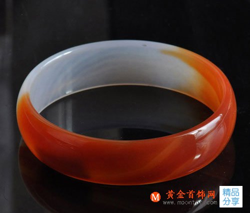 
	瑪瑙手鐲一般多少錢
