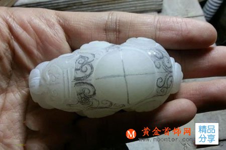 
	和田玉貔貅的手工雕刻過程
