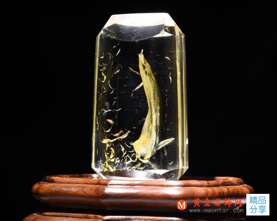 
	寶石級水晶內含物圖像石之《魚躍龍門》
