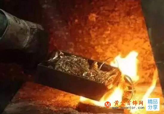 
	金條都這么難造，首飾收那么一點點工費你還嫌多嗎？

