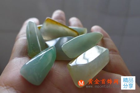 
	翡翠原石怎么去皮拋光？
