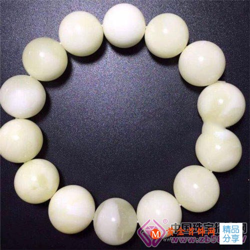 
	白蜜蠟——琥珀蜜蠟家族的“白富美”
