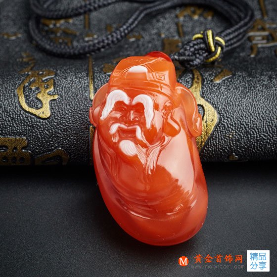 
	南紅瑪瑙雕刻中的巧雕是什么？
