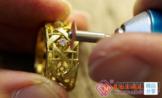 
	“藤格紋”珠寶制作流程
