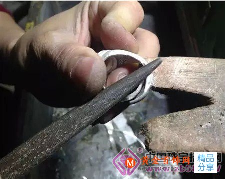 
	制作首飾不是捏泥巴——一件珠寶首飾的誕生
