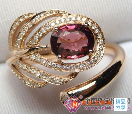 
	玫瑰金珠寶臻品，呈獻奢華禮贊
