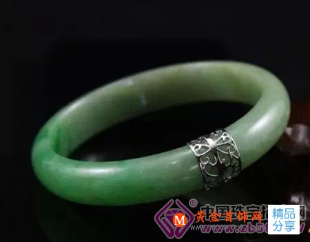 
	翡翠手鐲斷裂，3大撲救方法詳解
