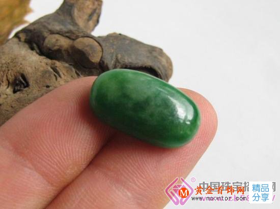
	翡翠老貨制作工藝精細用料講究假貨少
