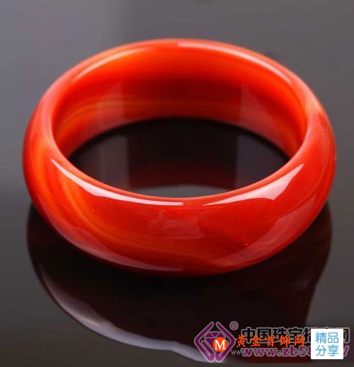 
	如果你感覺抑郁，那么請試試佩戴它們吧!
