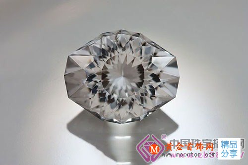 
	珠寶界閃亮的星——硅鈹石
