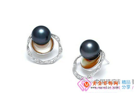 
	黑珍珠耳墜，無法掩蓋的美
