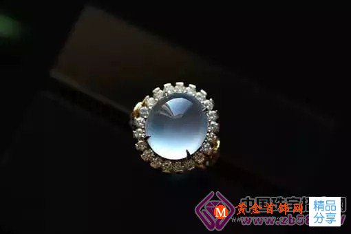 
	翡翠鑲嵌為何鐘情于K金，你知道嗎？
