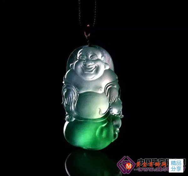 
	翡翠首飾加工流程——細雕與修整篇
