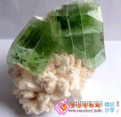 
	國際珠寶十大寶石王國

