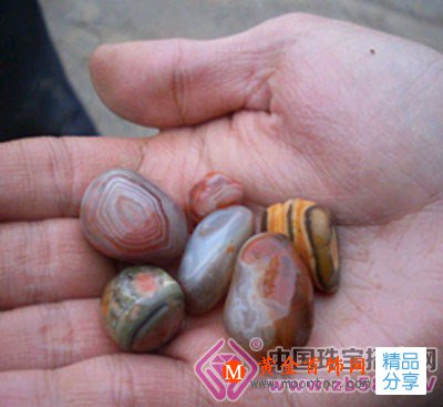 
	雨花石是什么石頭？怎么形成的？
