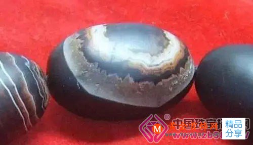 
	天然天珠與人工天珠的區別

