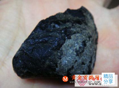 
	怎么打磨琥珀原石
