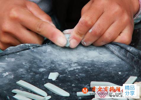 
	玉石手工拋光
