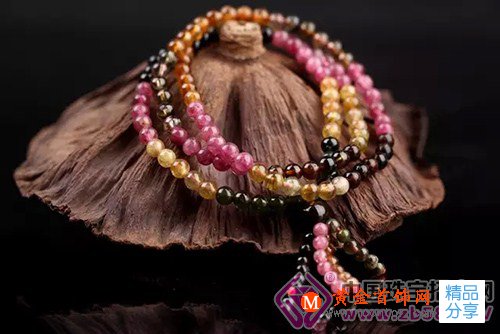 
	天上彩虹色 人間碧璽美
