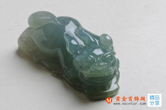 
	如何把玩翡翠手把件？翡翠手把件把玩需要注意的這幾個要素
