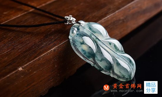
	翡翠該如何搭配？翡翠搭配的技巧

