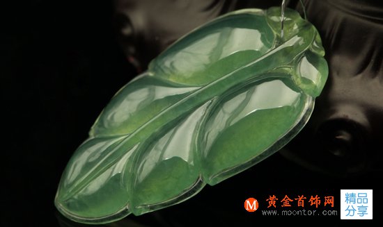 
	油青種翡翠算的上是高檔的翡翠嗎？要如何去挑選呢？
