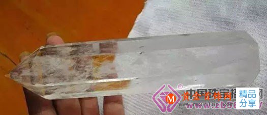 
	常見天然水晶的包裹體說明，教你挑選水晶 !
