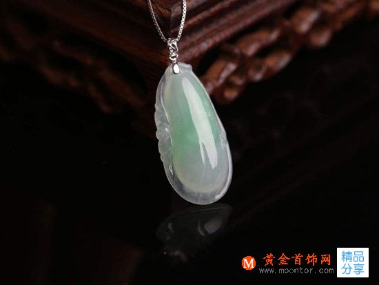 
	鑒別天然翡翠中的“棉”
