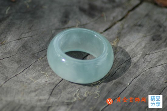 
	和田玉和翡翠有哪些區別？
