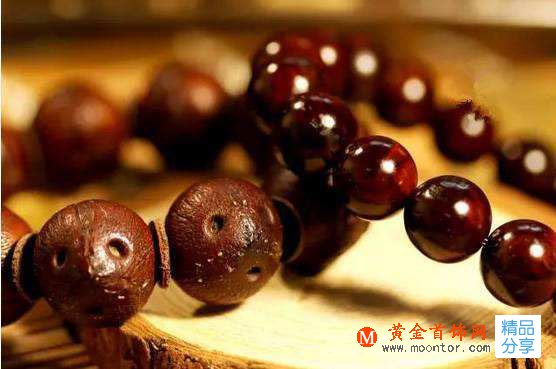 
	玉石瑪瑙有油性，木制文玩也有油性 文玩中的油性何解？
