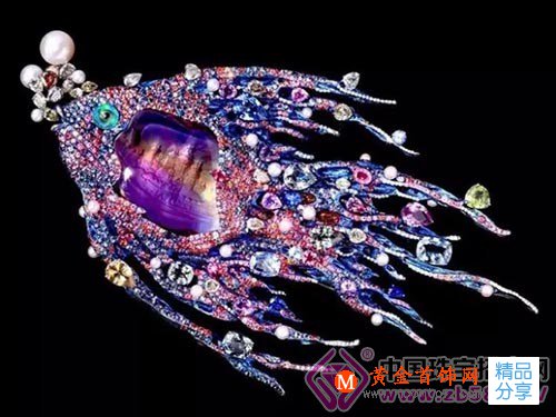 
	紫黃晶：左手愛情，右手財富
