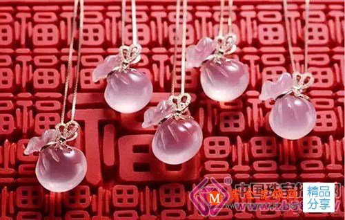 
	三種水晶召喚不同浪漫真愛

