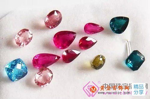 
	珠寶大環境持續低迷，彩寶卻盛開地如火如荼？
