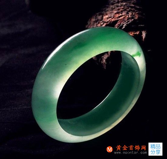 
	翡翠的“順紋”和“逆紋”
