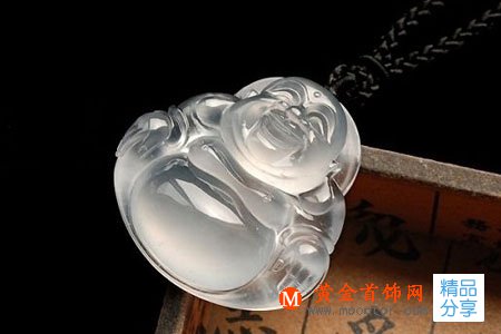 
	翡翠佛只有女人能戴？翡翠玉佛的美好寓意
