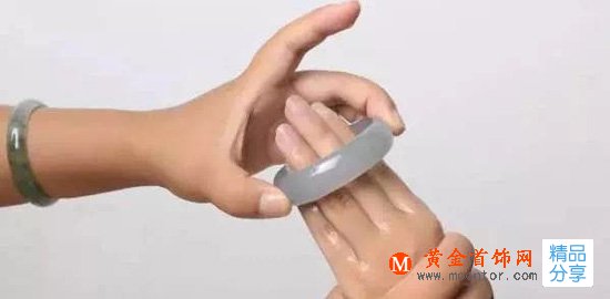 
	翡翠戒指手鐲如何測量？手鐲如何佩戴？

