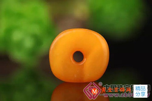 
	讀懂它的美——老蠟平安扣

