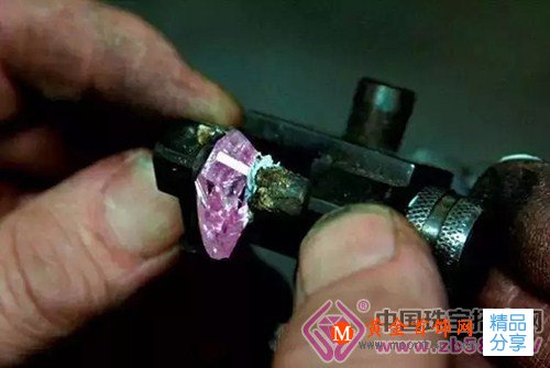 
	珠寶招商網解析梨形粉鉆
