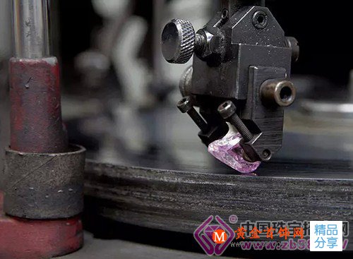 
	珠寶招商網解析梨形粉鉆
