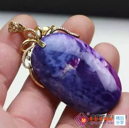 
	同是魅惑紫，憑什么舒俱來比紫龍晶貴？！
