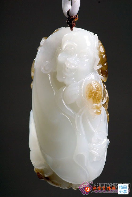 
	玉千萬不能亂戴！戴玉是有講究的，戴錯了會闖禍
