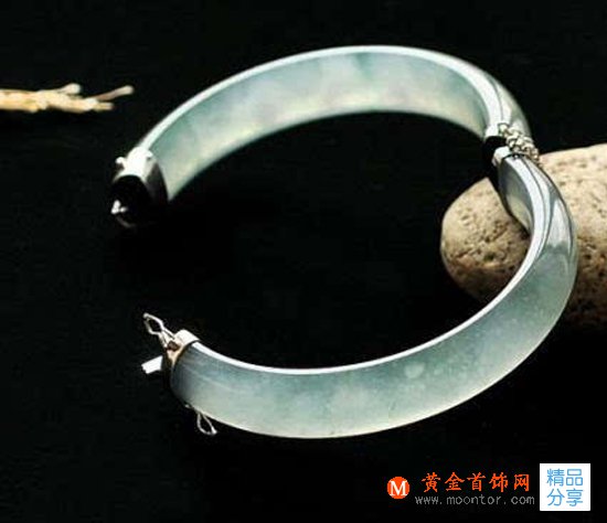 
	翡翠手鐲斷了怎么辦呢？
